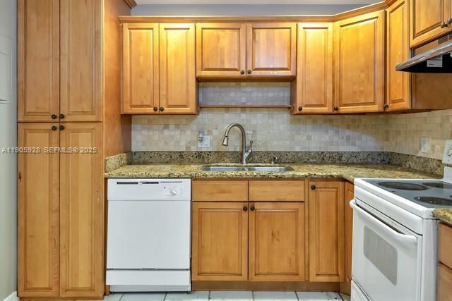 Building Photo - 22765 SW 66th Ave