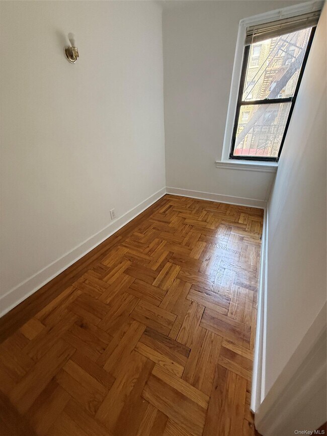 Building Photo - 37-21-3780 80th St