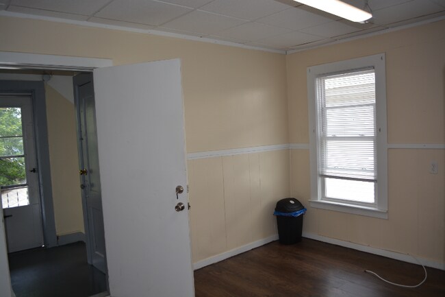 Building Photo - 1654 Miller St