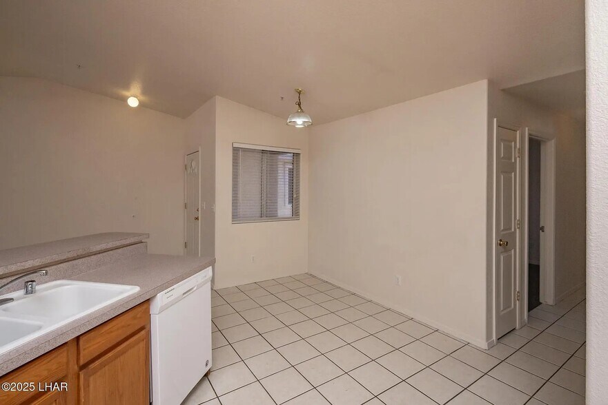 Building Photo - 3188 Desert View Ct