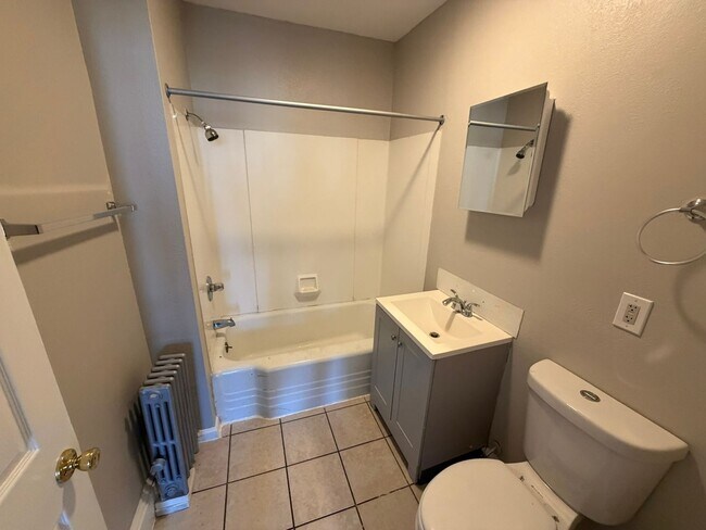 Building Photo - 242-244-244 Orange St