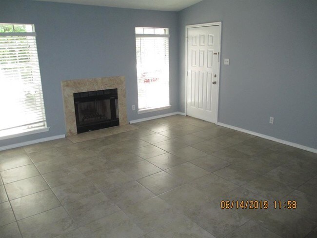 Building Photo - 7400 Bellerive Dr