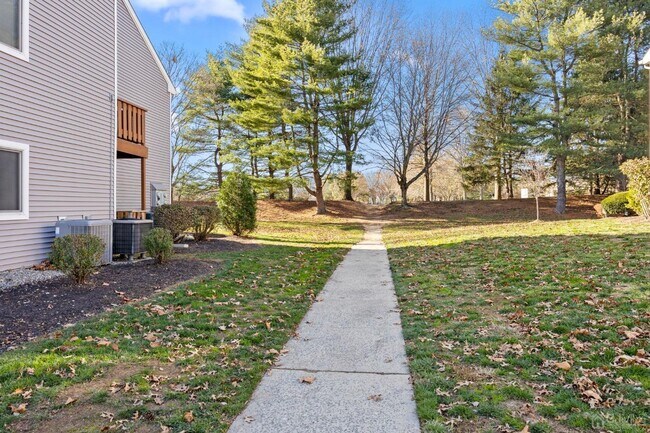 Building Photo - 7520 Tamarron Dr