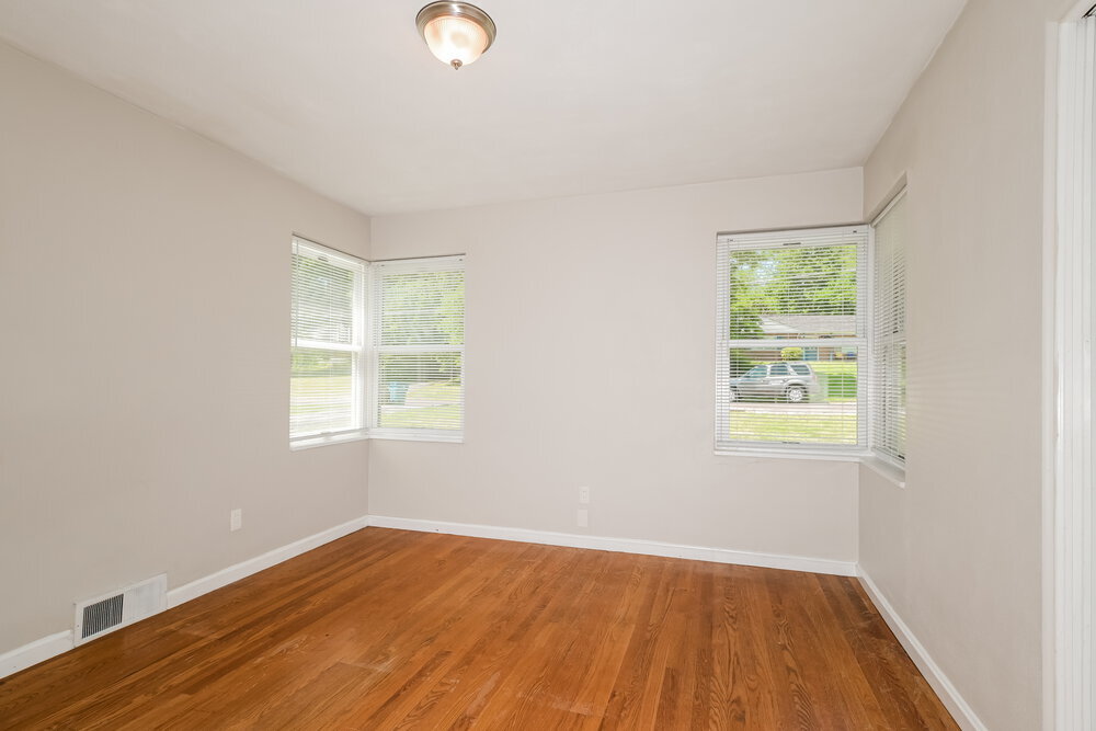 Building Photo - 605 Plantmore Dr