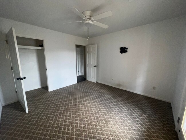 Building Photo - 14 Brook Meadows Cir
