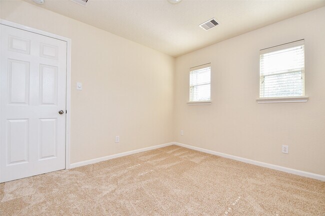 Building Photo - 22238 Orchard Dale Dr