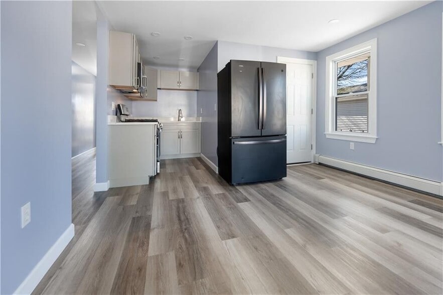 Building Photo - 167 Baxter St