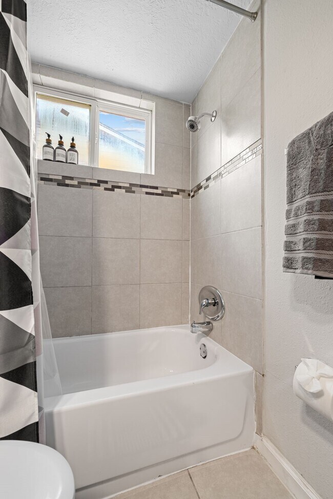 Building Photo - 2523 Village Oak Dr.