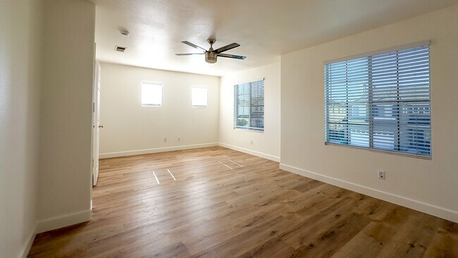 Building Photo - 15747 Roan Rd