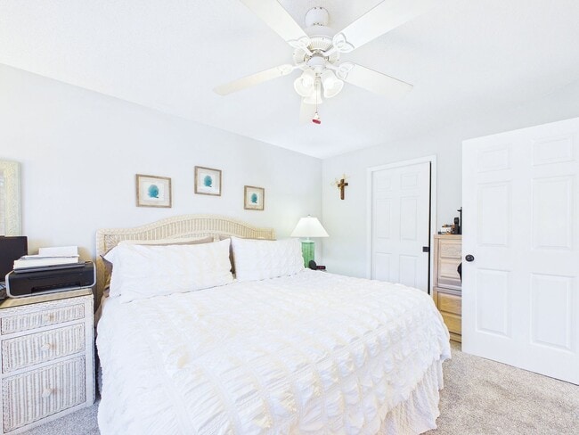 Building Photo - Gorgeous Furnished 2 Bdrm/2 Bath Condo in St James Community!