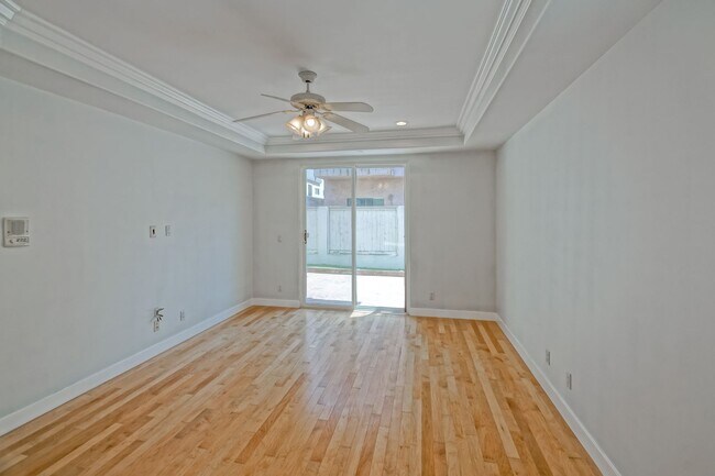 Building Photo - VERY BRIGHT, SPACIOUS & AIRY GOLDEN HILLS ...