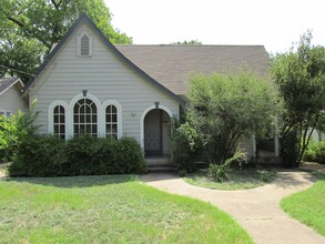 Building Photo - Harris- 3207 1/2