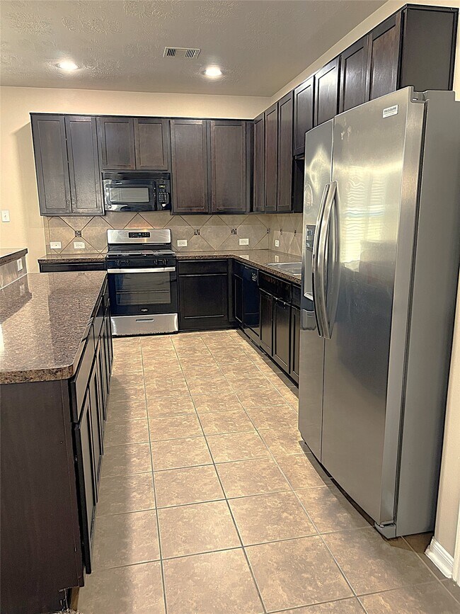 Building Photo - 17222 Hannah Oaks Ln