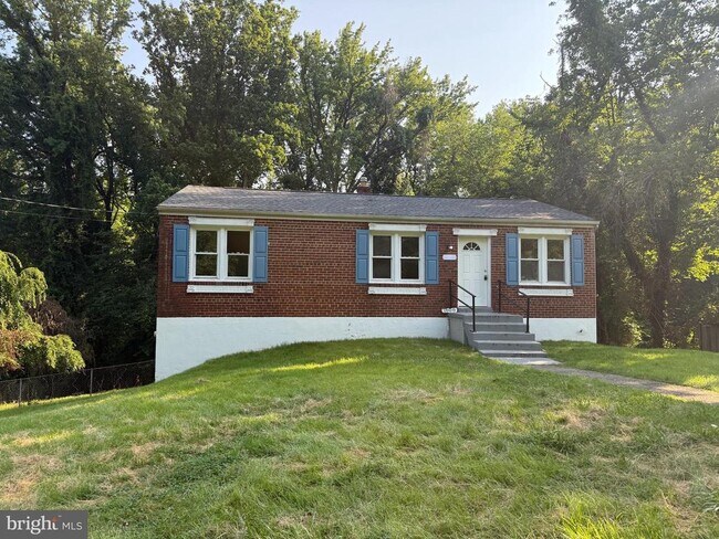 Primary Photo - 1606 Thomas Rd