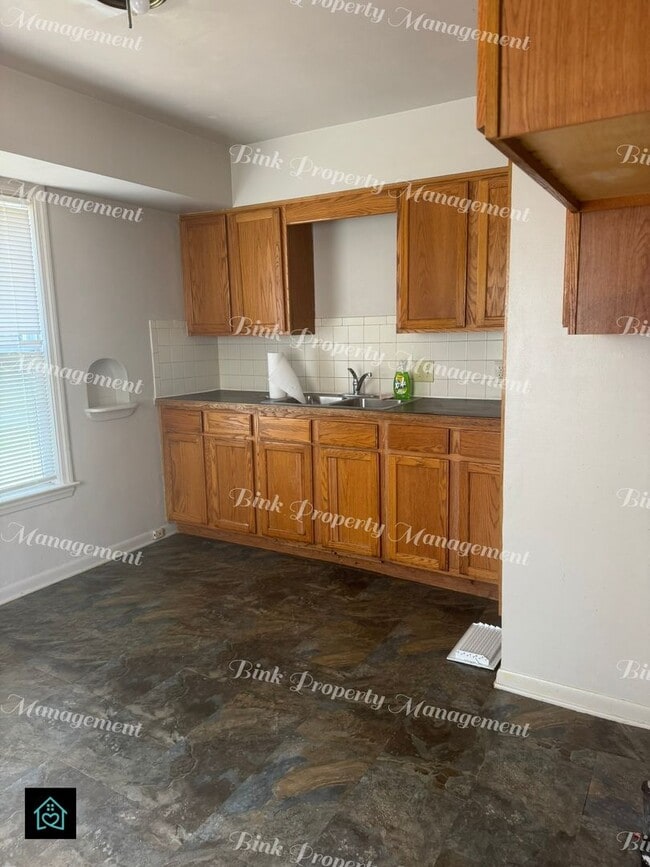 Building Photo - 2313 Copeman Blvd