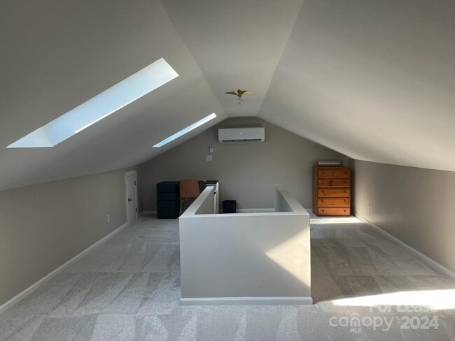 Building Photo - 629 Grandin Rd