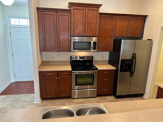 Building Photo - 20 Wesleyan Dr