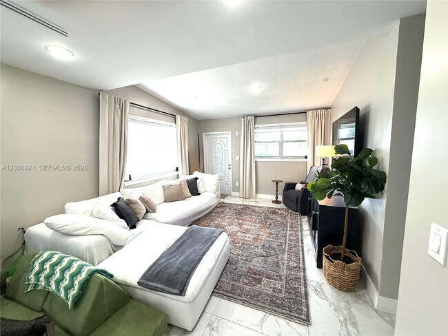 Building Photo - 11020 SW 42nd Terrace