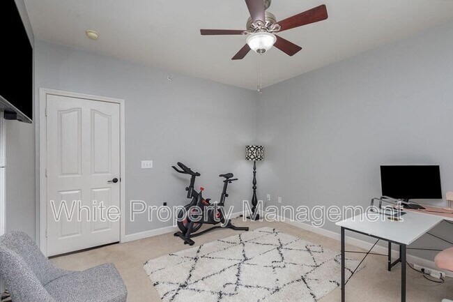 Building Photo - 17135 Red Feather Dr
