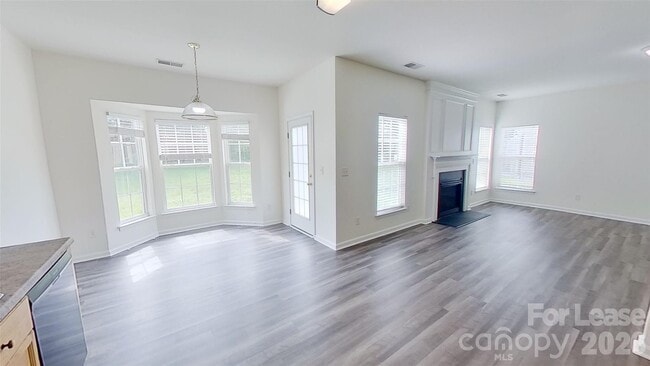 Building Photo - 2014 Rosewater Ln
