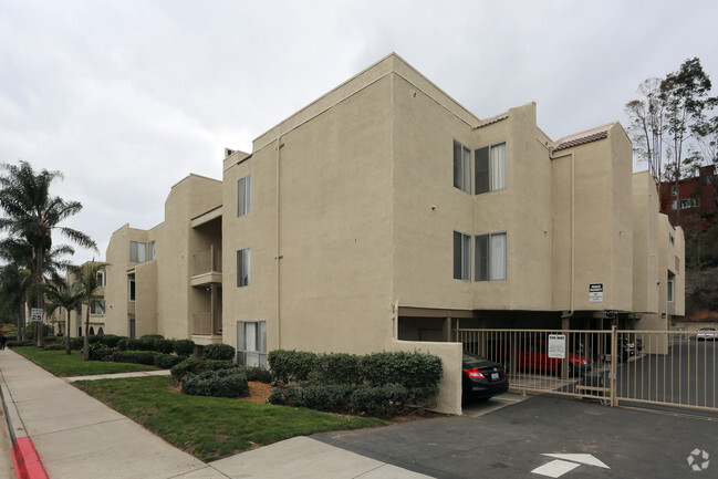 Building Photo - Del Mar Bluffs