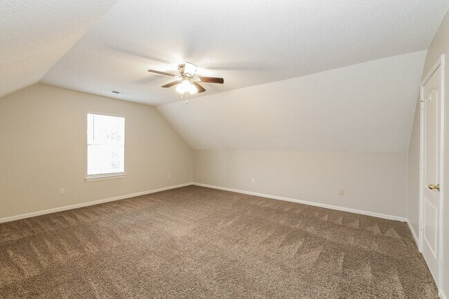 Building Photo - 11667 Millwind Dr