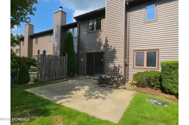 Building Photo - 283 Plum Dr