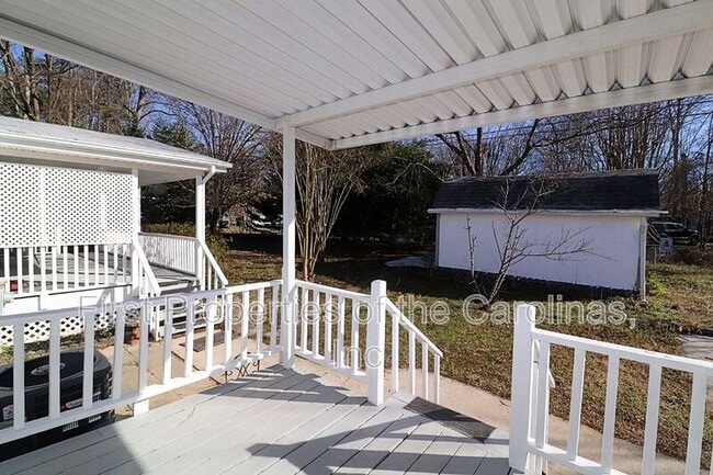 Building Photo - 1148 Southwood Dr