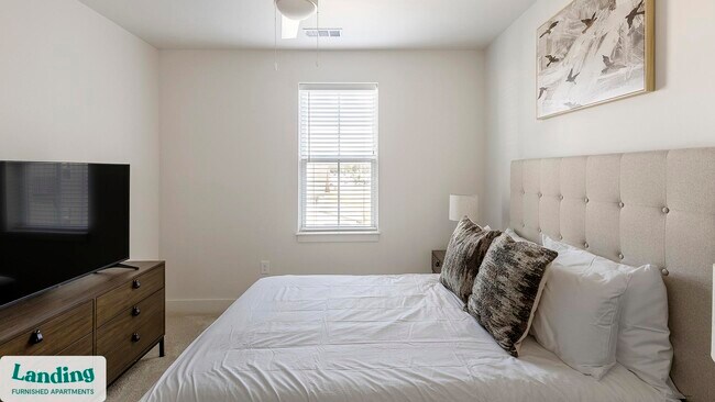 Building Photo - 170 Graphics Dr