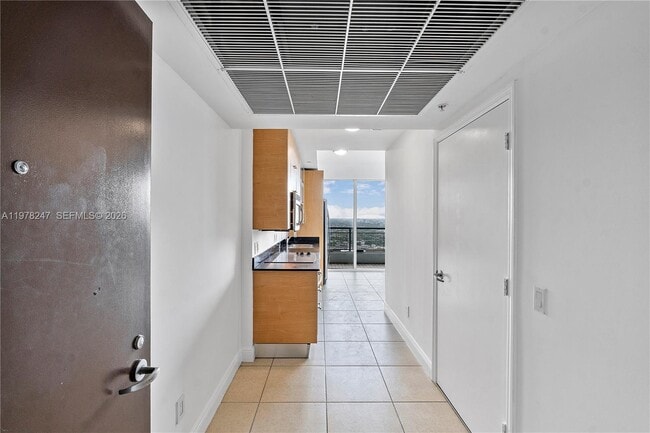 Building Photo - 60 SW 13th St