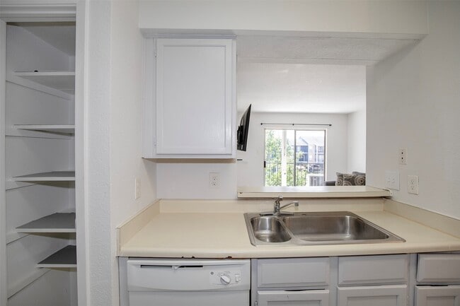 Building Photo - 18511 Egret Bay Blvd
