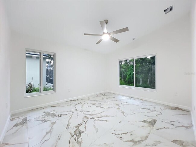 Building Photo - 11148 Pinewood Cove Ln