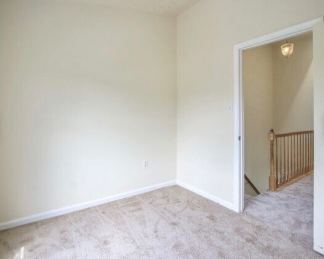 Building Photo - 10679 Campus Way S