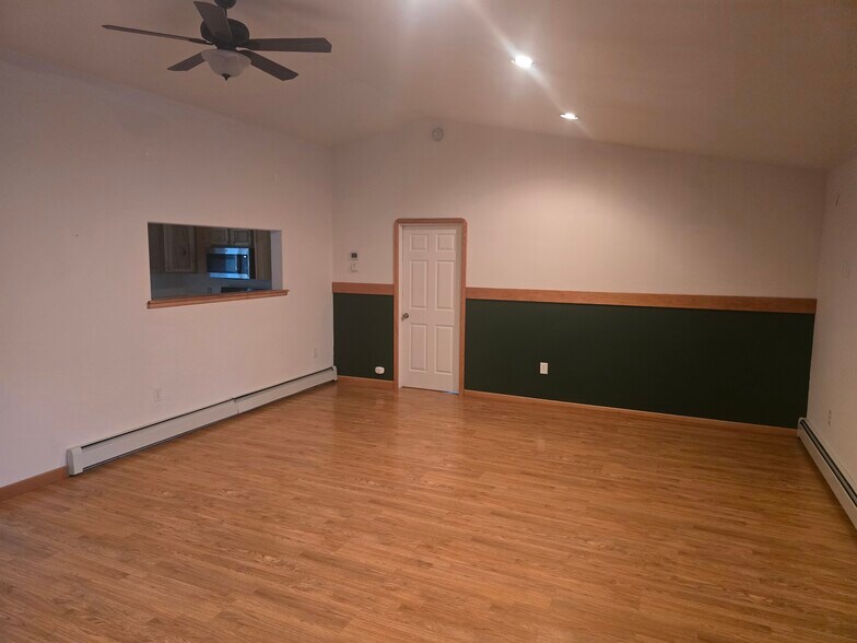 Building Photo - 1203 Paige Ave