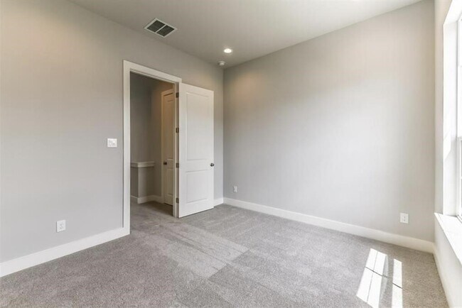 Building Photo - 10915 Brookeshire Chase Ln