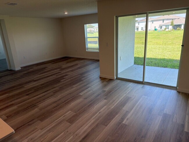 Building Photo - 8665 Barragan Dr