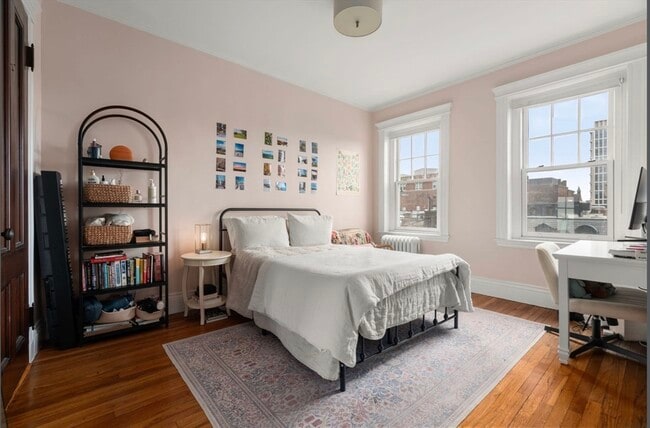 Building Photo - 282 Newbury St