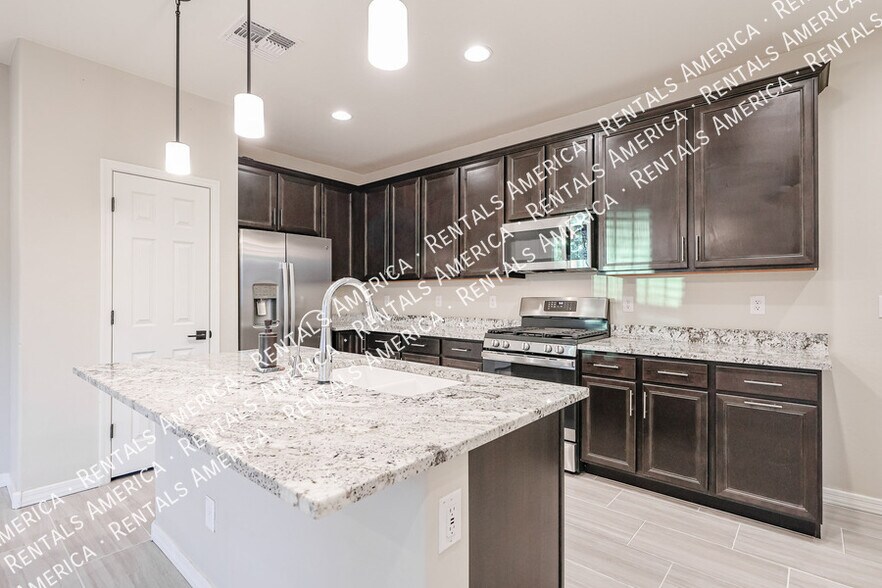 Building Photo - 4215 S 58th Ln