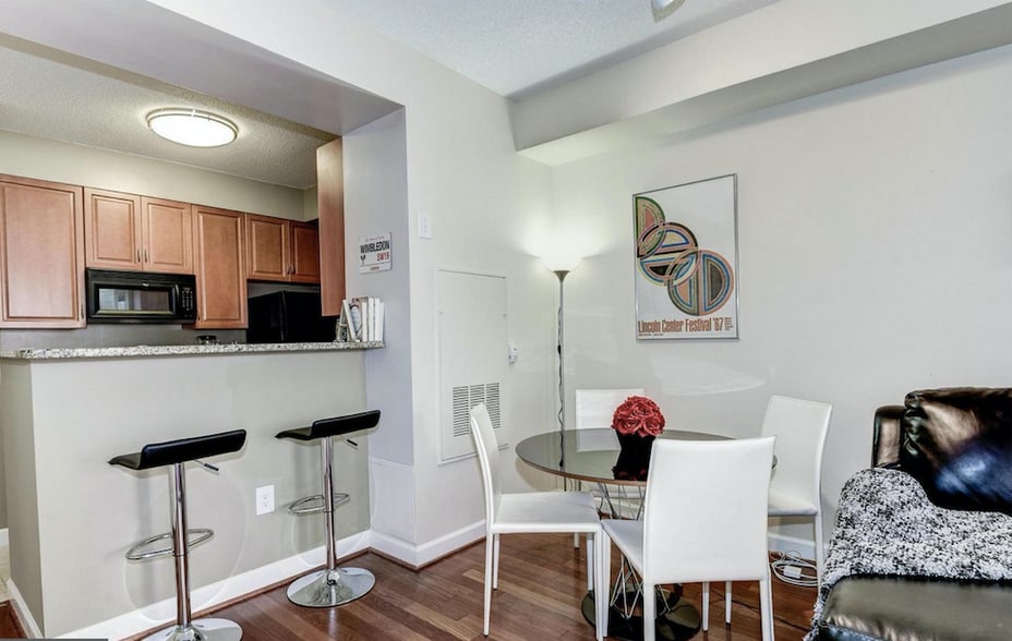 Unit - 1111 25th St NW