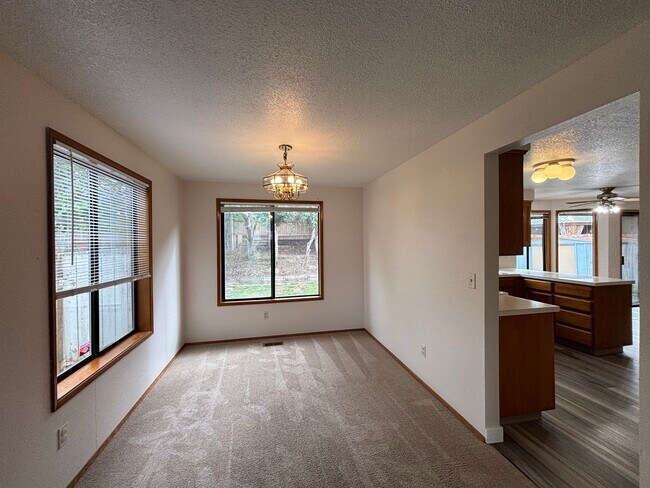 Building Photo - 7050 SW 174th Ave