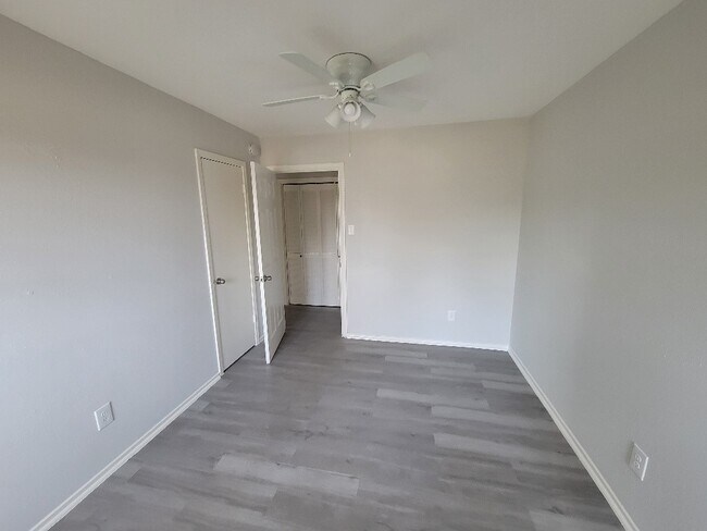 Building Photo - 9914 Towne Brook Ln