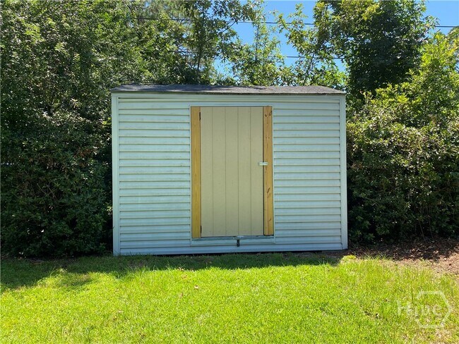 Building Photo - 12438 Largo Dr