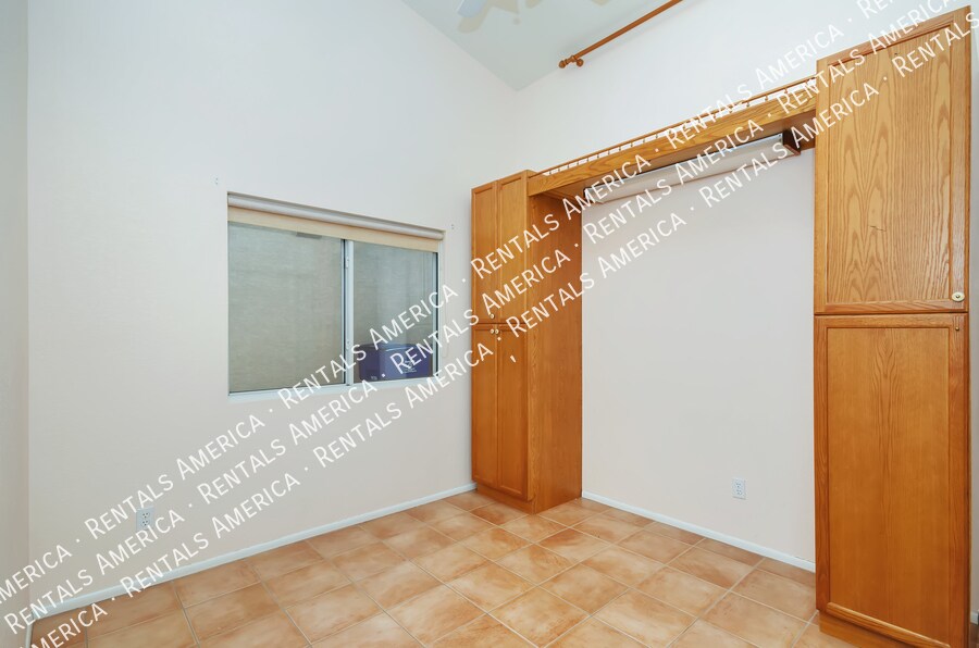 Building Photo - 7620 S Trumpet Vine Ave