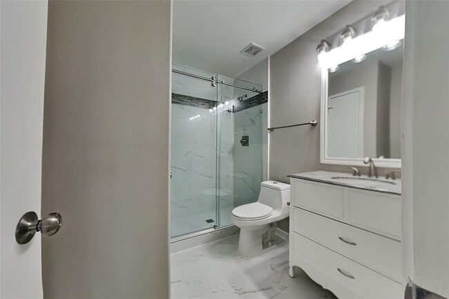 Building Photo - 2506 Buckminster Dr