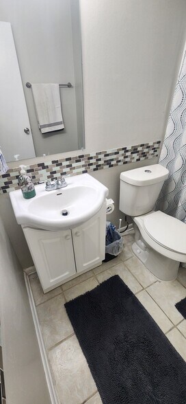 Building Photo - 10519 Wyndcliff Dr