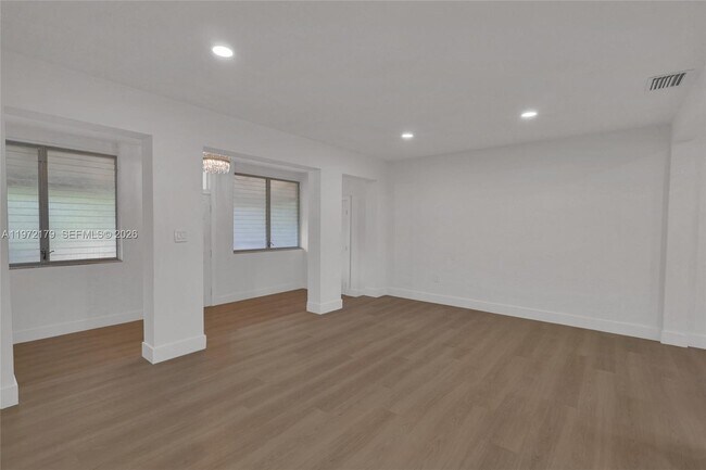 Building Photo - 5111 SW 73rd Terrace