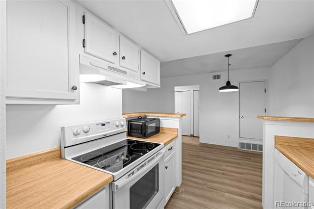 Building Photo - 4400 S Quebec St