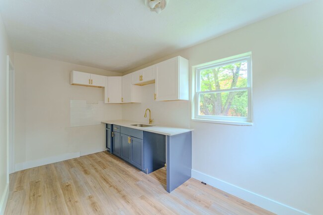 Building Photo - Charming 2-Bedroom Home in Dayton's Belmon...