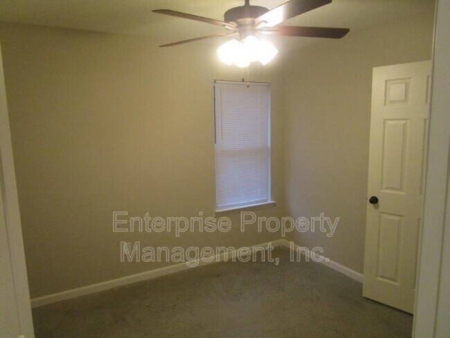 Building Photo - 3490 Ardmore St
