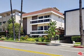 Building Photo - 184 N Crescent Dr